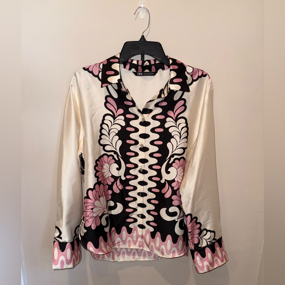 Zara Women's Printed Satin Button-up shirt (L)